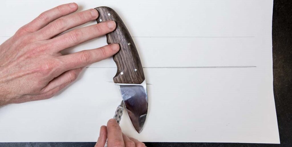 Fabriquer un étui à couteau en cuir sur mesure