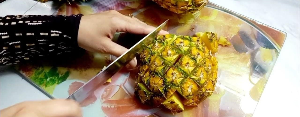 Comment Couper un Ananas Facilement et Rapidement